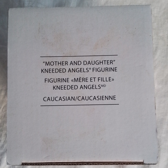 Kneeded Angel's "Mother and Daughter" Figurine: Caucasian, both with dark hair. - Picture 3 of 11